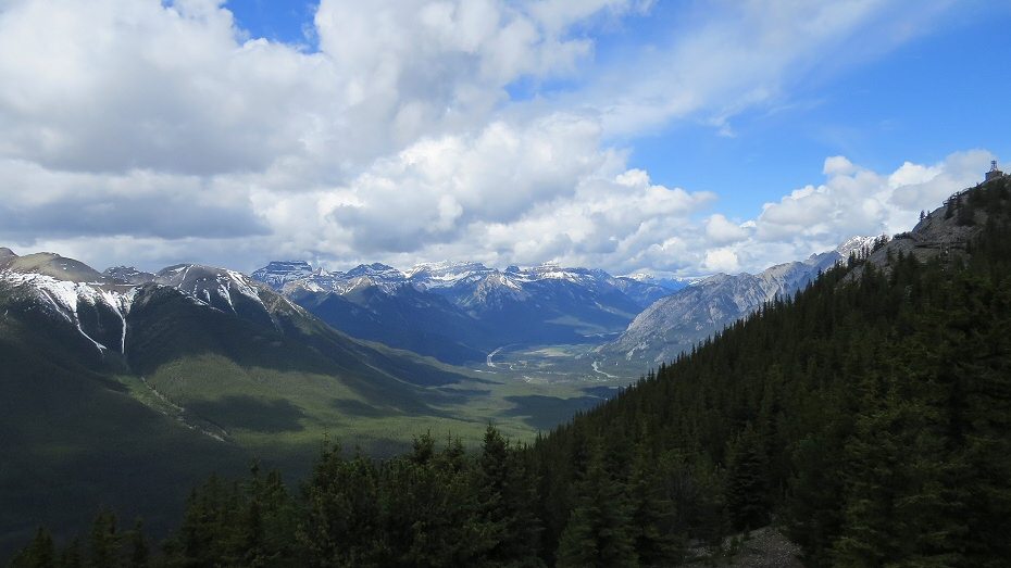 the Bow river Valley continues towards Castle mountain and Lake Louise